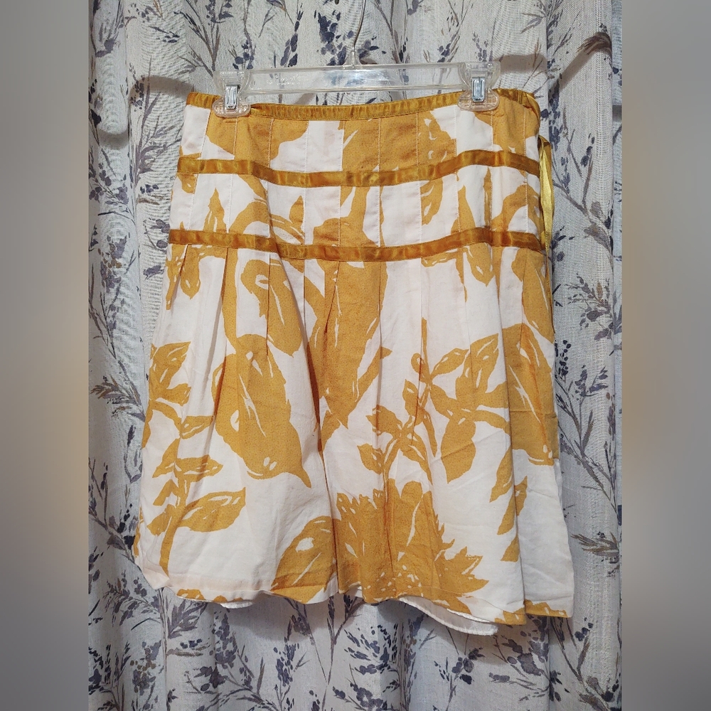 Women's Gap Yellow and White Floral Skirt
